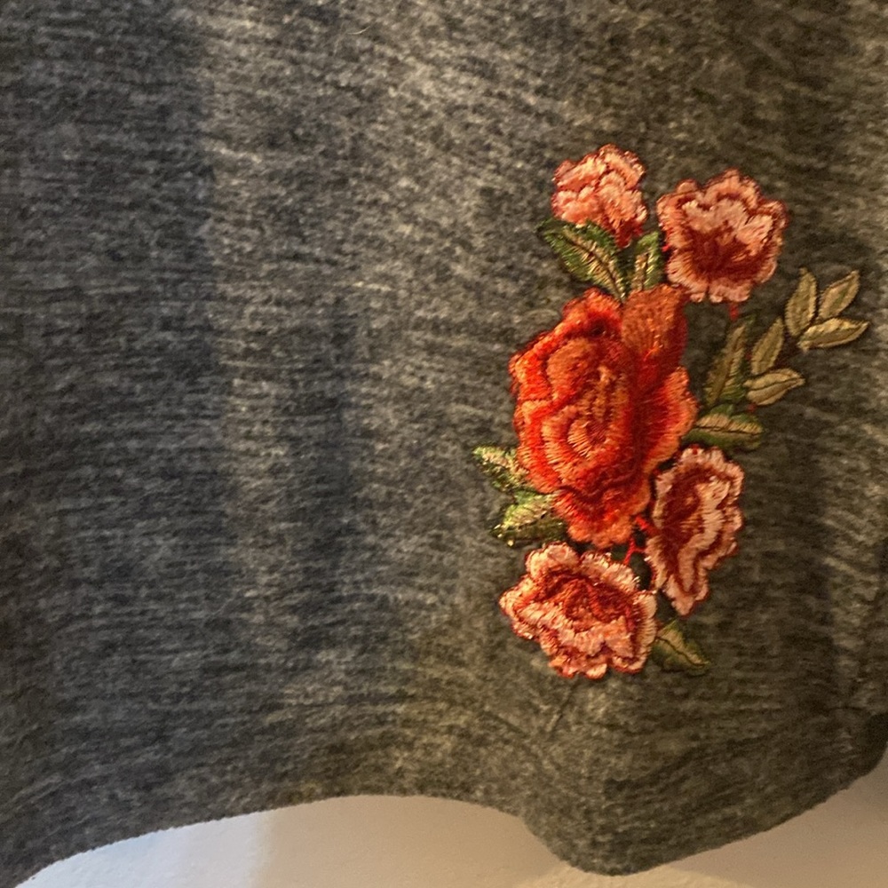 Sweet Rain floral hoodie size Junior XL - Picture 2 of 5